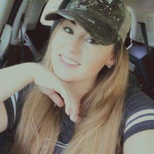 Meet your Posher, Brittni